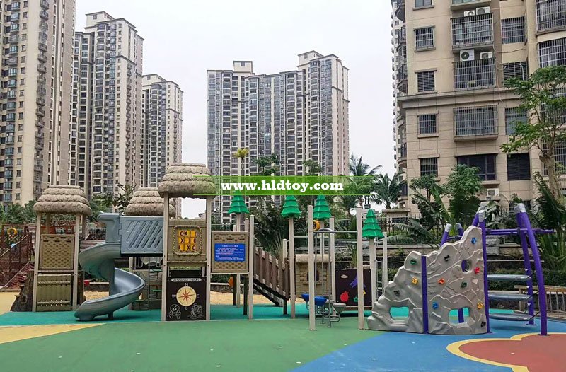 海南省機關(guān)幼兒園和風江岸分園組合滑梯