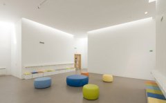 常見(jiàn)的兩種幼兒園教室裝修風(fēng)格